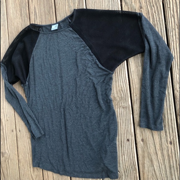 ❤️Champion Mesh Shoulder Top❤️ - Picture 3 of 5